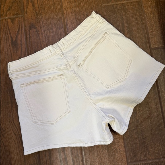 NEW A&F 90s High Rise Short - Picture 3 of 6